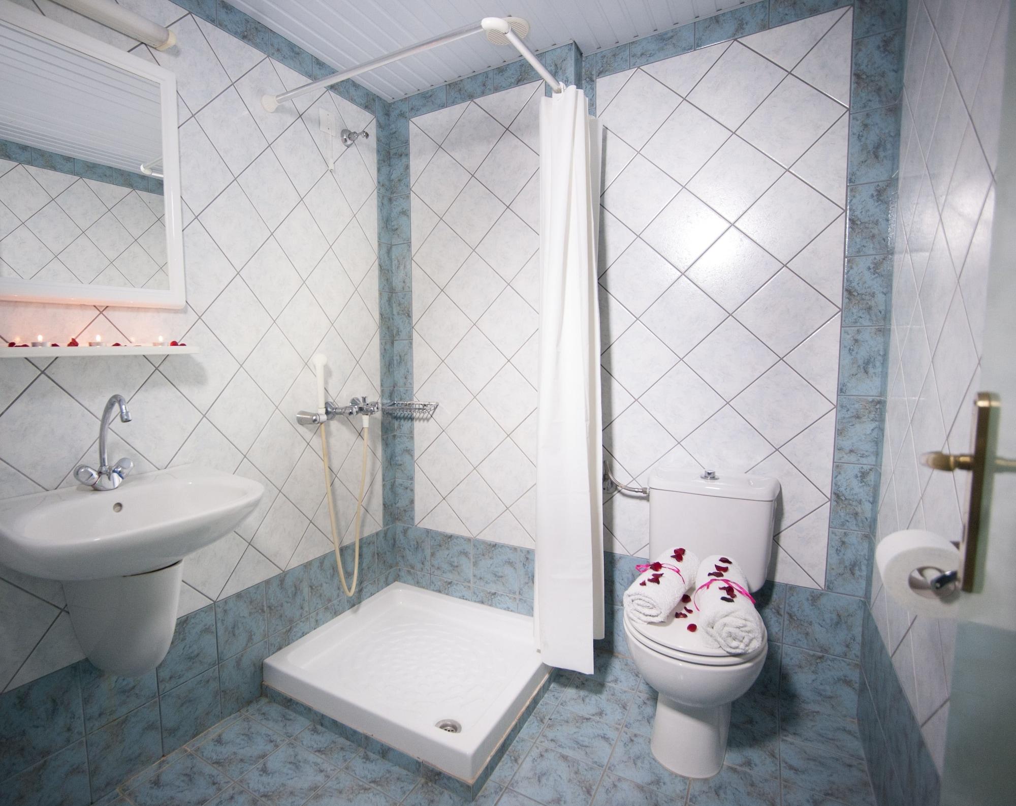 Theoni Apartments มาเลีย ภายนอก รูปภาพ